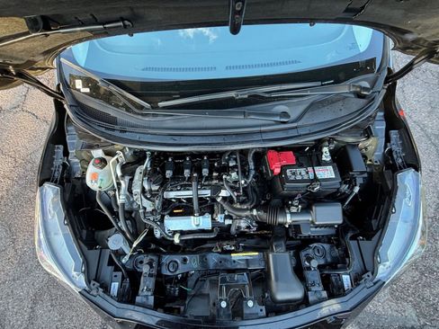 Used 2025 Nissan Versa SV image 31