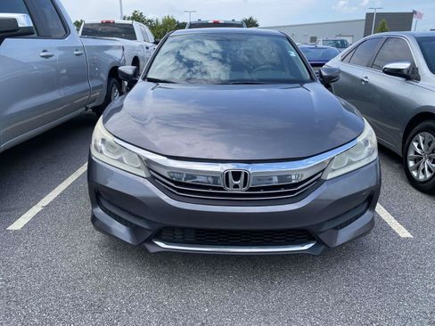 Used 2017 Honda Accord LX image 2