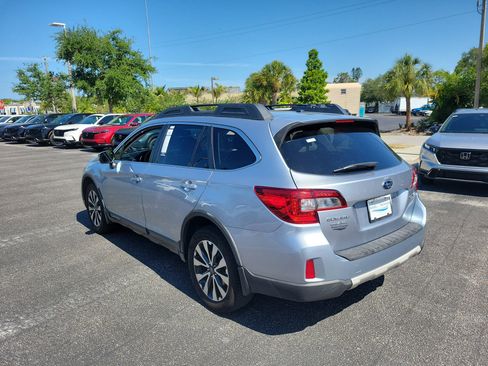 Used 2015 Subaru Outback 2.5i Limited AWD/4WD image 8