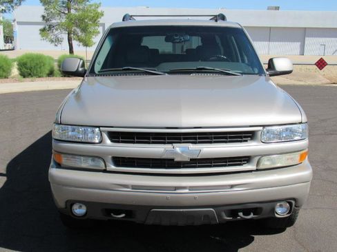 Used 2006 Chevrolet Suburban Z71 w/ Z71 Preferred Equipment Group image 3