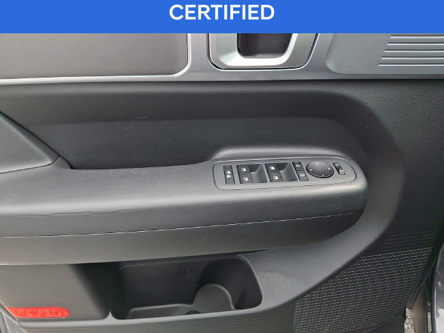 Certified 2025 Hyundai Santa Fe SE AWD/4WD image 13