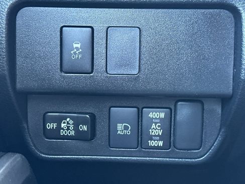 Used 2020 Toyota Tacoma TRD Off-Road w/ Technology Package AWD/4WD image 35
