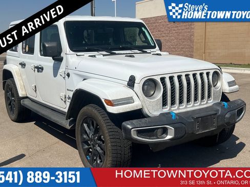 Used 2023 Jeep Wrangler Unlimited Sahara w/ Cold Weather Group AWD/4WD image 1
