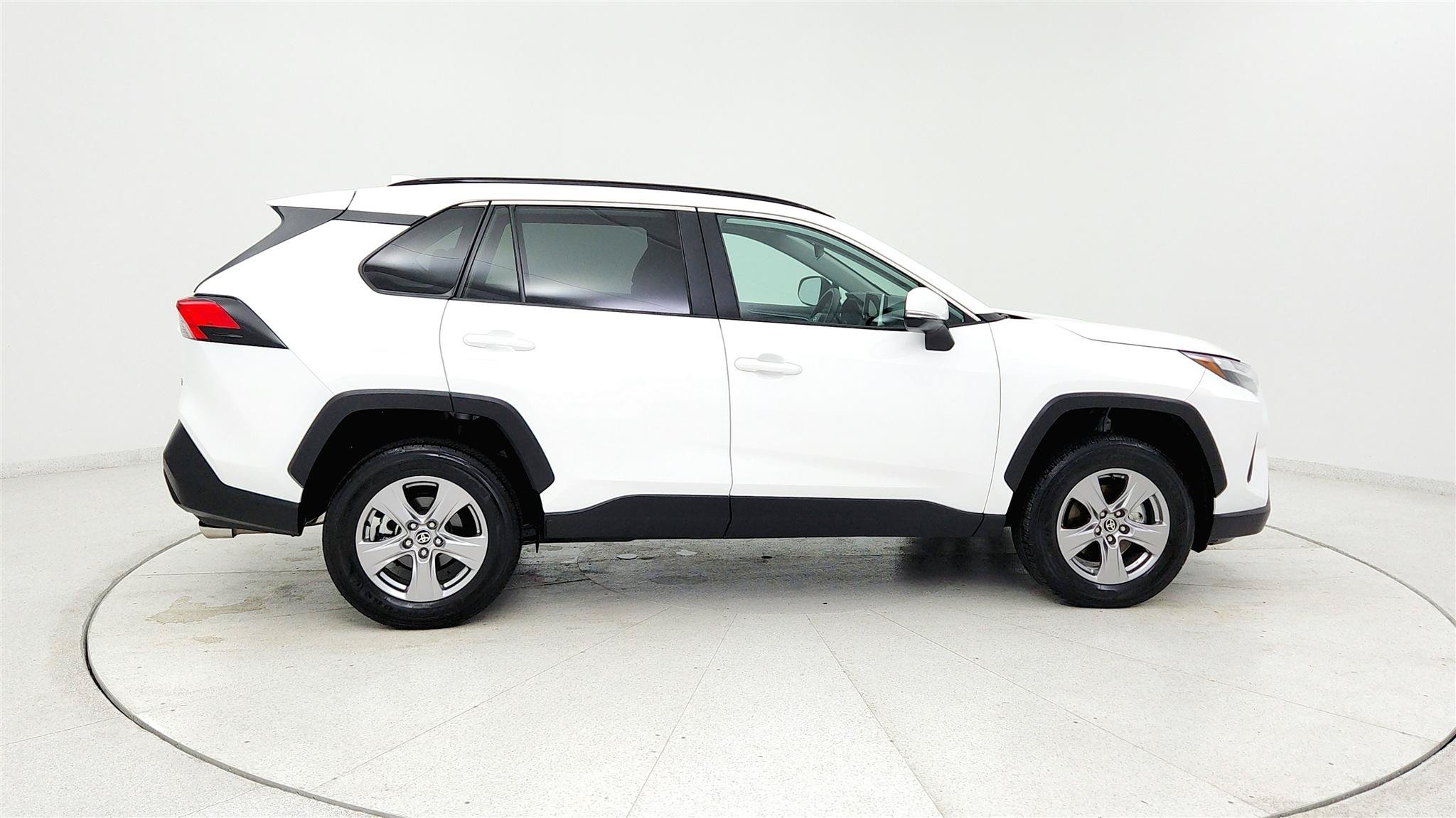 Used 2025 Toyota RAV4 XLE FWD image 6