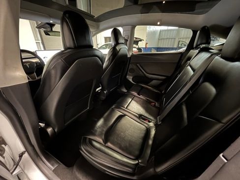 Used 2021 Tesla Model Y Long Range image 14