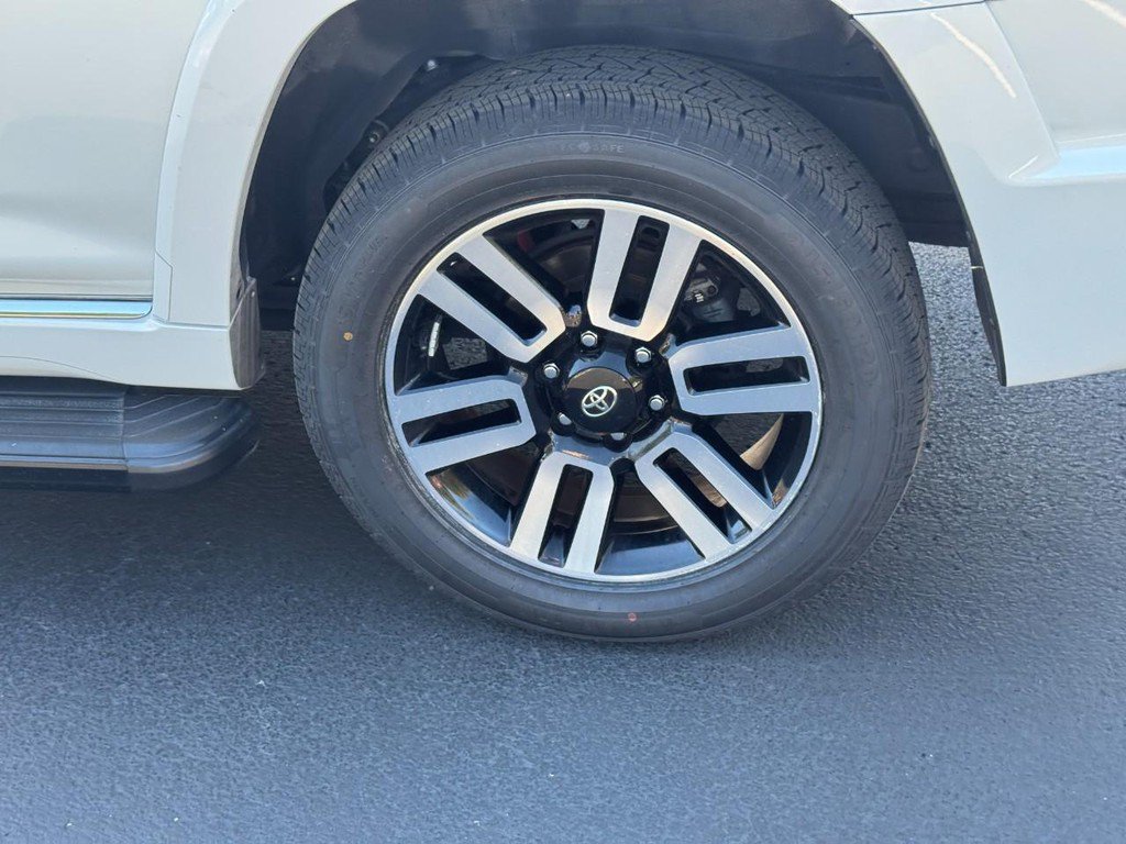 Used 2024 Toyota 4Runner Limited AWD/4WD image 10