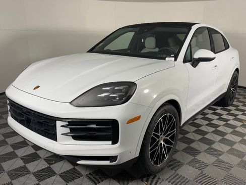 Certified 2025 Porsche Cayenne Coupe image 1