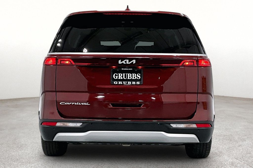 Used 2022 Kia Carnival EX FWD image 5