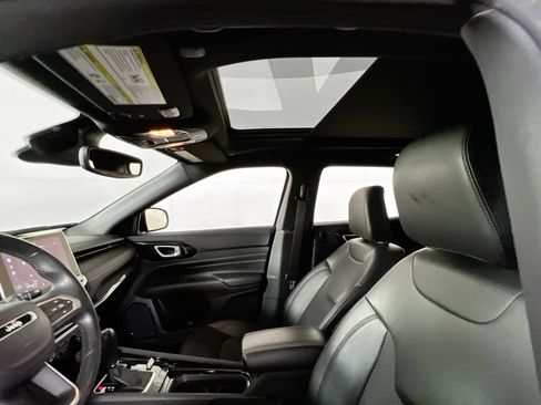 Used 2022 Jeep Compass Altitude w/ Sun and Sound Group image 22