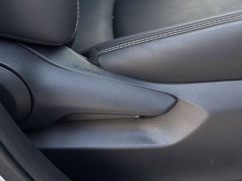 Used 2022 Toyota RAV4 XLE Premium image 32