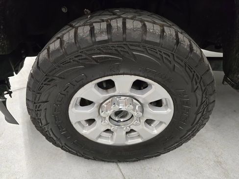Used 2023 Ford F250 XLT AWD/4WD image 10