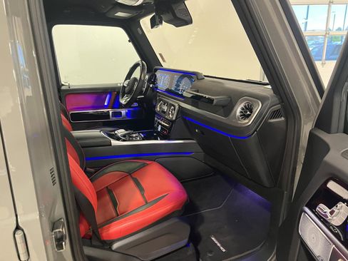 Used 2021 Mercedes-Benz G 63 AMG 4MATIC w/ Seat Comfort Package image 39