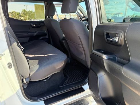 Used 2019 Toyota Tacoma TRD Off-Road AWD/4WD image 23