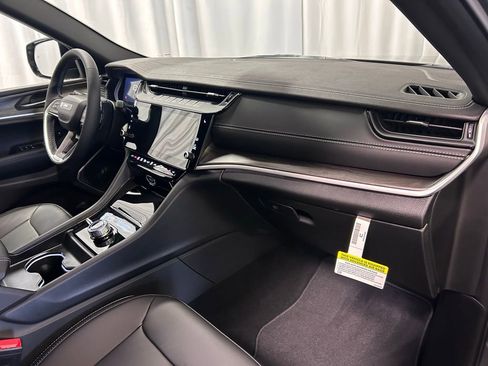 New 2026 Jeep Grand Cherokee L Limited AWD/4WD image 24