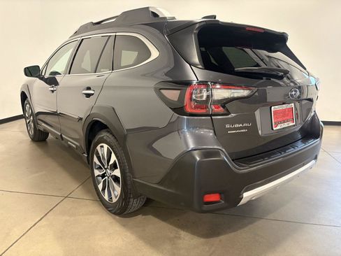 Used 2023 Subaru Outback Touring AWD/4WD image 5