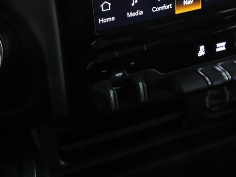 Used 2023 RAM 1500 Laramie AWD/4WD image 16