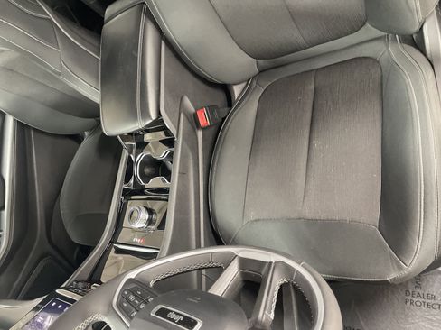 Used 2023 Jeep Grand Cherokee Laredo w/ Luxury Tech Group I AWD/4WD image 14