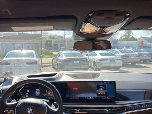 Used 2024 BMW X5 xDrive40i w/ Premium Package image 3