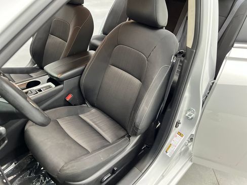 Used 2024 Nissan Altima 2.5 SV AWD/4WD image 11