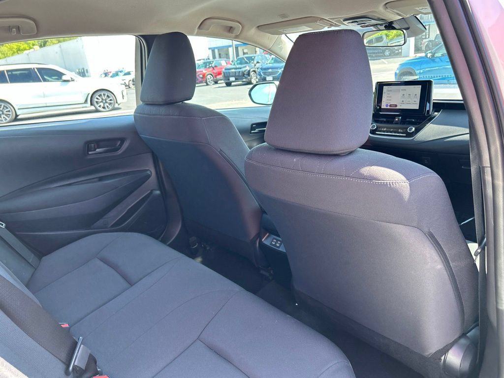 Used 2025 Toyota Corolla LE FWD image 34