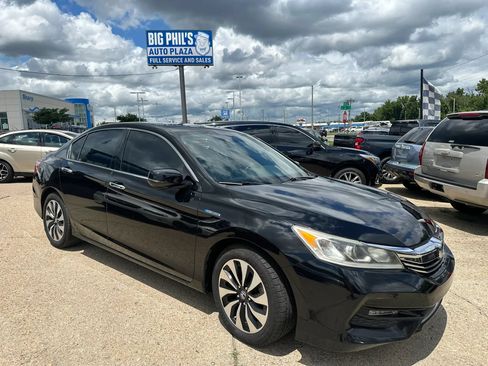 Used 2017 Honda Accord EX-L image 1