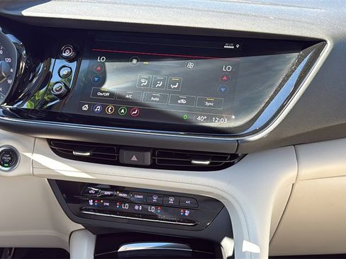 Used 2023 Buick Envision Avenir image 16