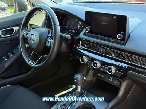 Certified 2024 Honda Civic EX image 9