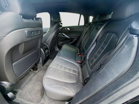 Used 2022 BMW X6 xDrive40i w/ Premium Package image 24