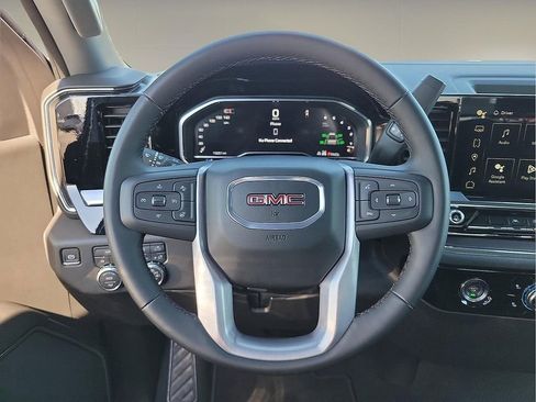Used 2024 GMC Sierra 1500 SLT image 19
