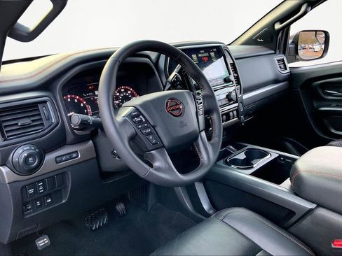 Used 2024 Nissan Titan PRO-4X w/ Pro-4x Convenience Package image 12