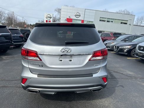 Used 2019 Hyundai Santa Fe XL SE image 6