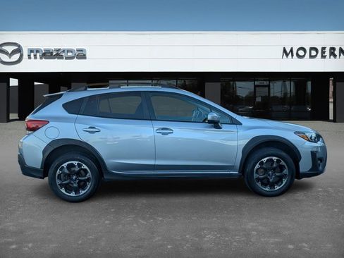 Used 2021 Subaru Crosstrek 2.0i Premium image 4