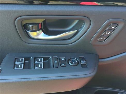 New 2025 Honda Pilot Touring image 11