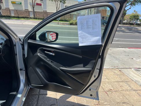 Used 2018 Toyota Yaris iA FWD image 31