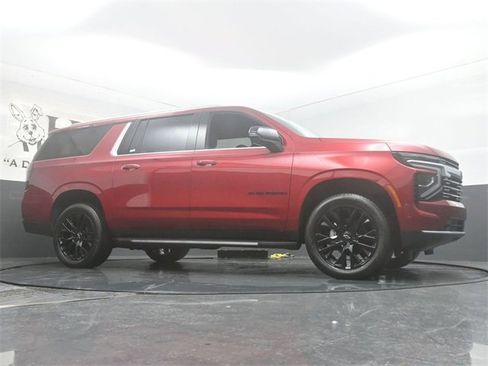 New 2025 Chevrolet Suburban Premier image 2