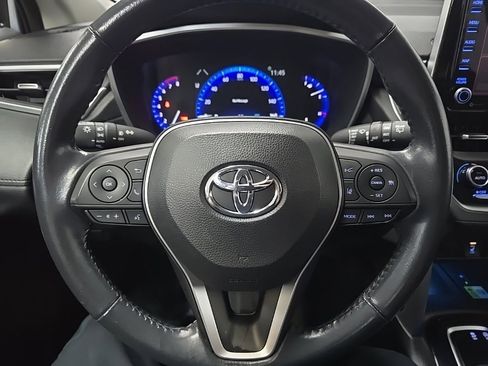 Used 2022 Toyota Corolla Cross XLE image 19