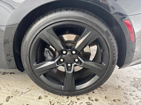 Used 2018 Chevrolet Camaro SS RWD image 28
