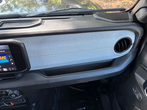 Used 2025 Jeep Wrangler Unlimited Sport AWD/4WD image 35
