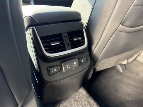 Used 2022 Subaru Outback Limited image 18