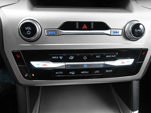 Used 2021 Ford Explorer XLT w/ Equipment Group 202A image 22