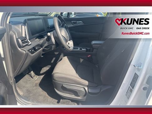 Used 2024 Kia Sportage LX image 23