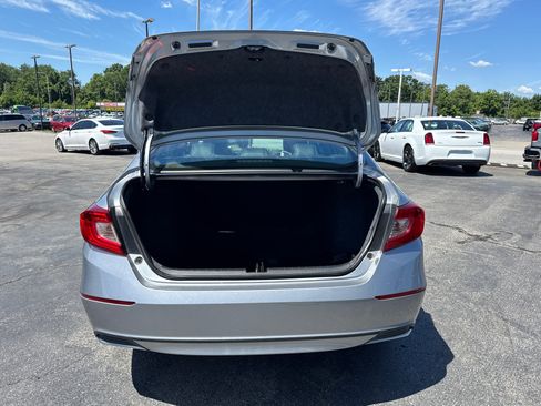 Used 2019 Honda Accord LX image 17