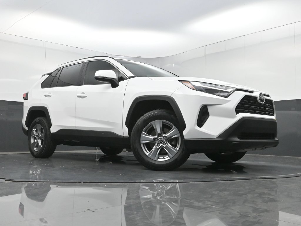 Used 2022 Toyota RAV4 XLE w/ Convenience Package FWD image 24