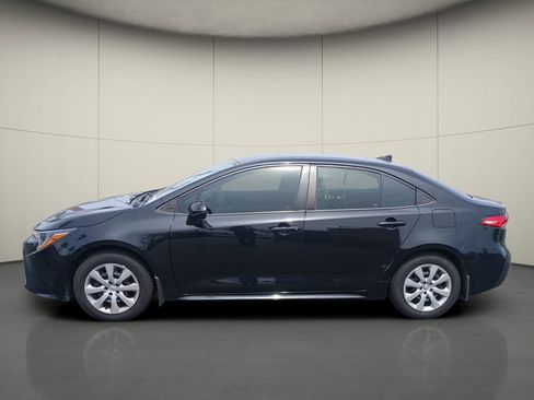 Used 2022 Toyota Corolla LE FWD image 4