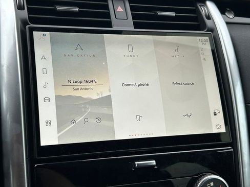 Used 2025 Land Rover Discovery S image 39