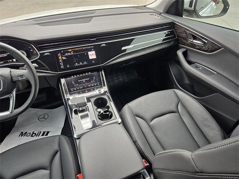 Used 2023 Audi Q8 Prestige image 35