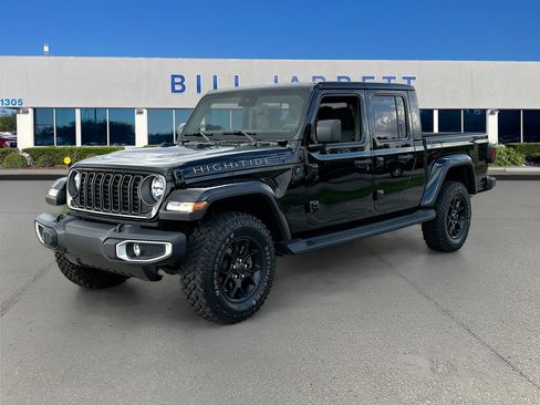 Used 2025 Jeep Gladiator High Tide image 3