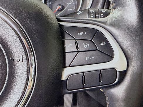 Used 2018 Jeep Compass Limited w/ Navigation Group image 15