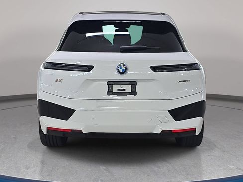 Used 2024 BMW iX xDrive50 w/ Premium Package AWD/4WD image 8