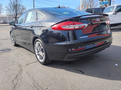 Used 2020 Ford Fusion Titanium image 9